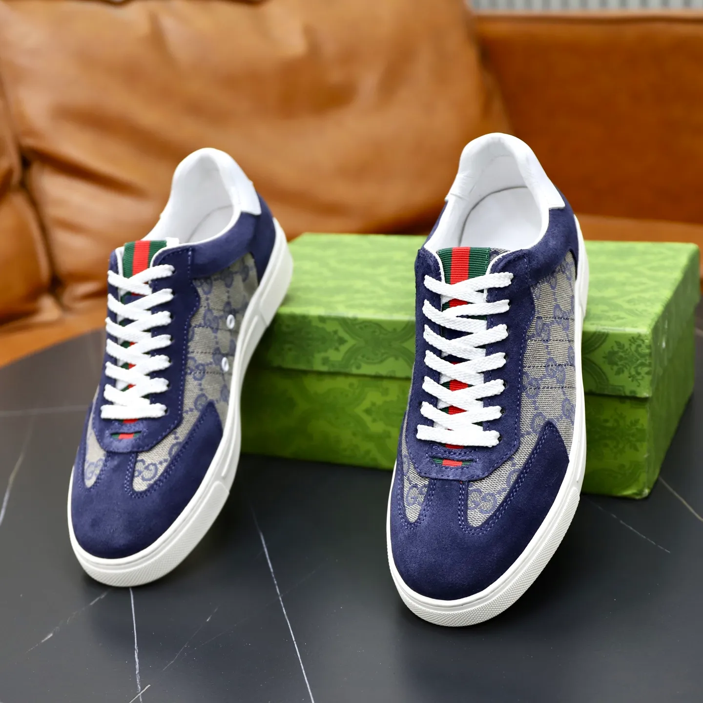 Ex-factory price: 380💰🙅‍♂️🙅‍♂️🙅‍♂️ Brand: Gucci GUCCi Standard code: 38-44 (45 customized) Grade: Same as the official website Material: Original leather splicing Comfortable and breathable sheepskin lining Original wear-resistant outsole Style category: Men's fashionable casual shoes Running sneakers Distinguished luxury brand elements Top luxury Color: actual picture color